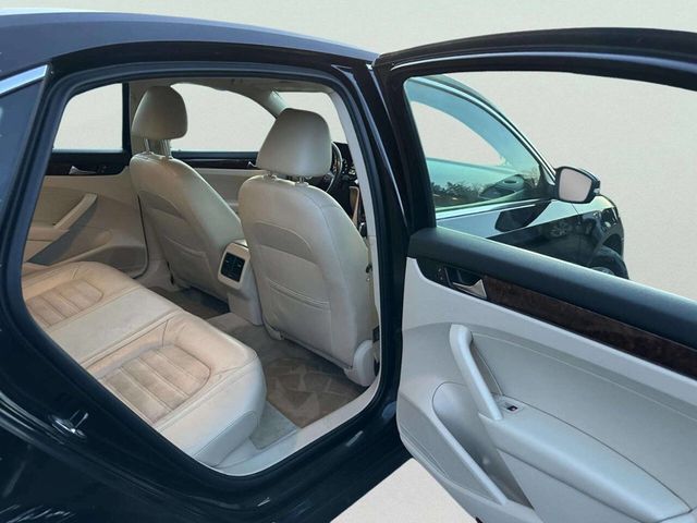 2013 Volkswagen Passat 4dr Sedan 2.5L Automatic SEL Premium - 22985457 - 16