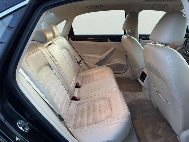 2013 Volkswagen Passat 4dr Sedan 2.5L Automatic SEL Premium - 22985457 - 17