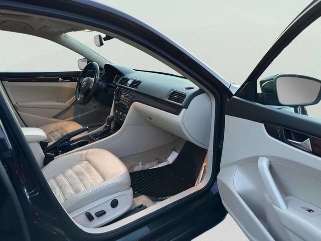 2013 Volkswagen Passat 4dr Sedan 2.5L Automatic SEL Premium - 22985457 - 18