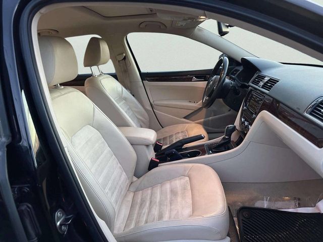 2013 Volkswagen Passat 4dr Sedan 2.5L Automatic SEL Premium - 22985457 - 19