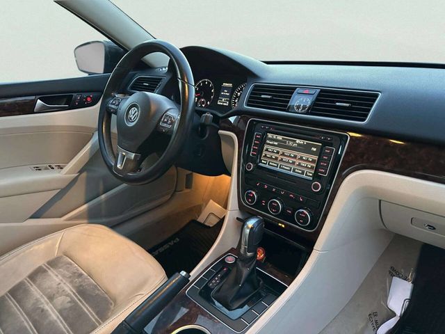 2013 Volkswagen Passat 4dr Sedan 2.5L Automatic SEL Premium - 22985457 - 20
