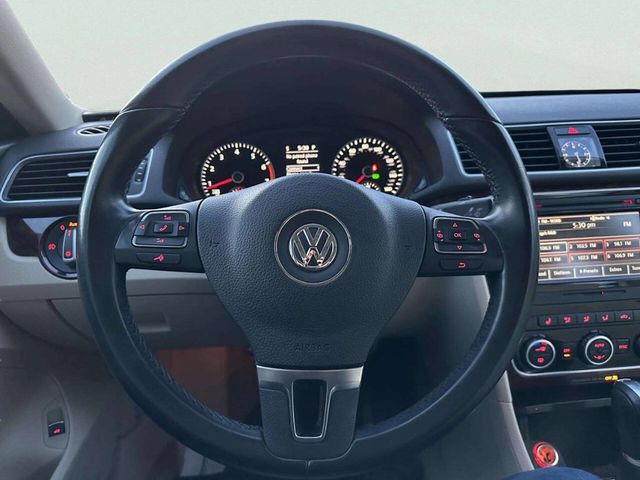 2013 Volkswagen Passat 4dr Sedan 2.5L Automatic SEL Premium - 22985457 - 21