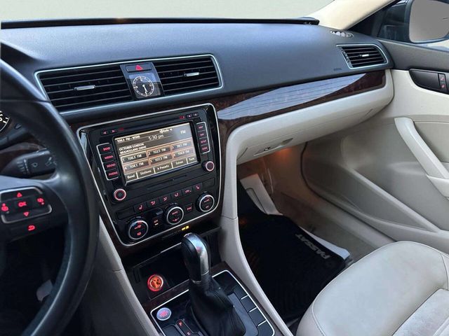 2013 Volkswagen Passat 4dr Sedan 2.5L Automatic SEL Premium - 22985457 - 29