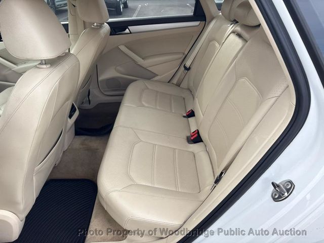 2013 Volkswagen Passat SE - 22958505 - 10