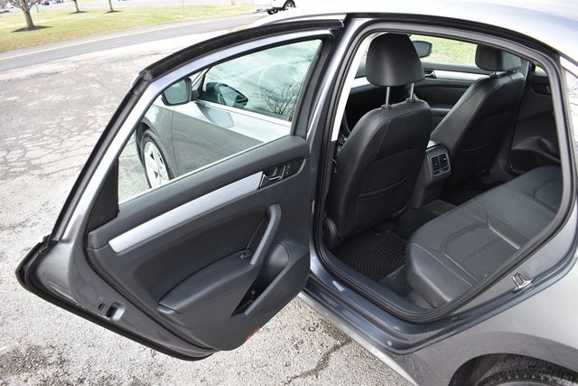 2013 Volkswagen Passat SE - 22981126 - 40