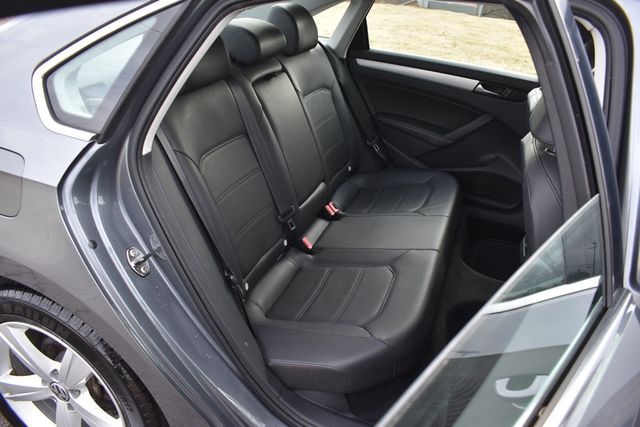 2013 Volkswagen Passat SE - 22981126 - 4