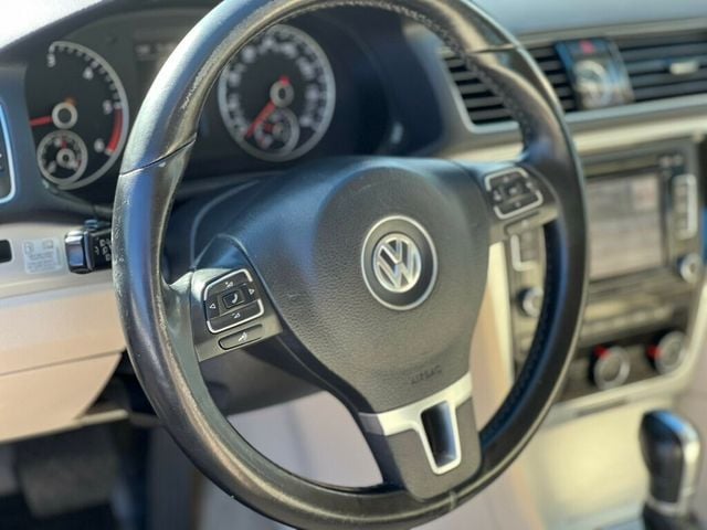 2013 Volkswagen Passat SE - 22726481 - 17