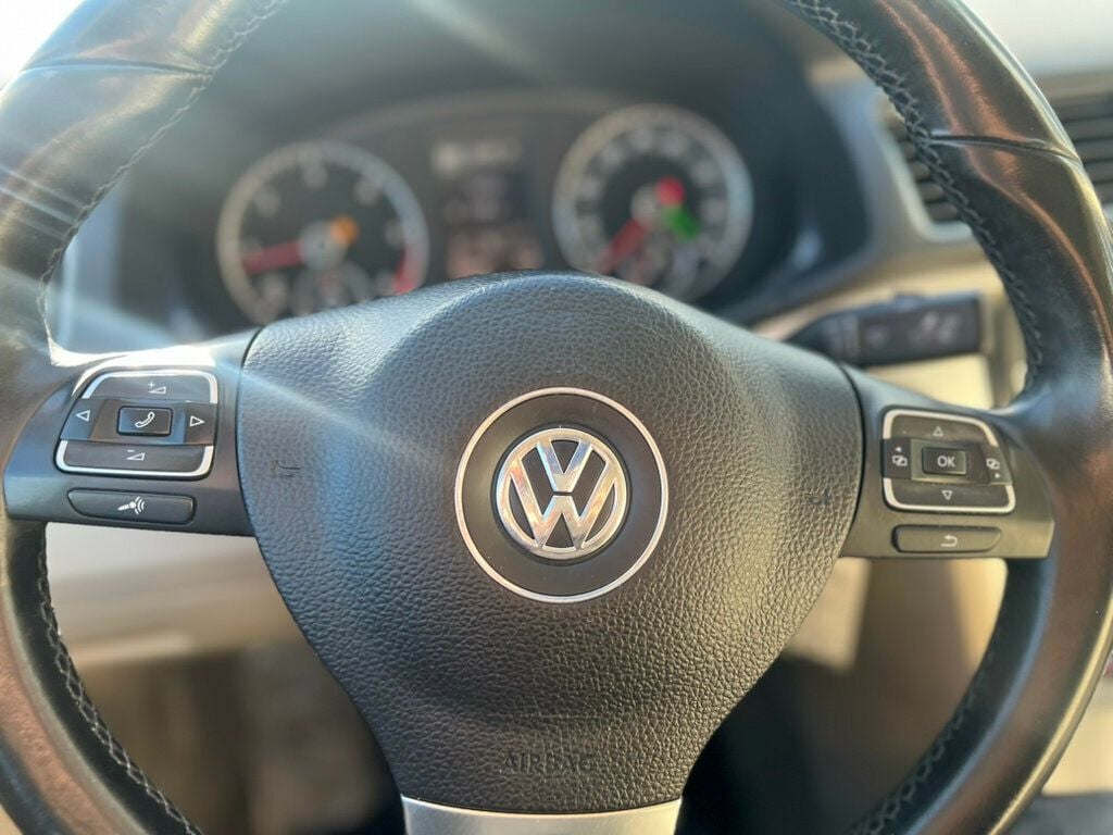 2013 Volkswagen Passat SE - 22726481 - 18