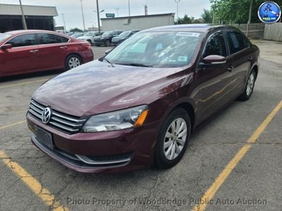 2013 Volkswagen Passat - 1VWAP7A35DC043896