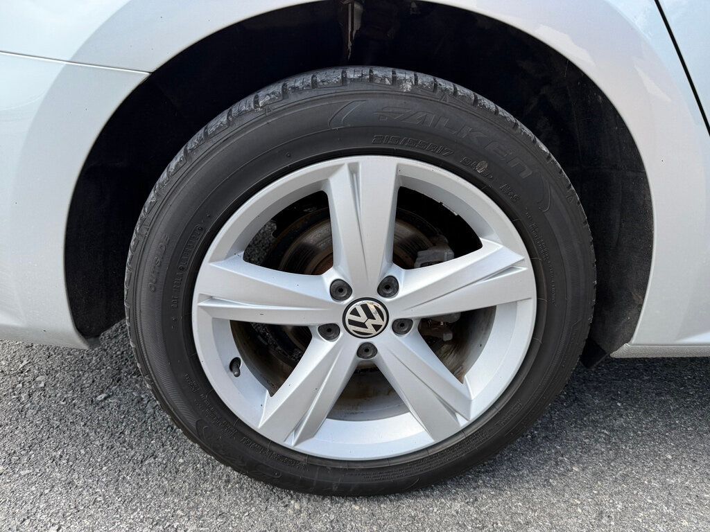 2013 Volkswagen Passat TDI photo 10