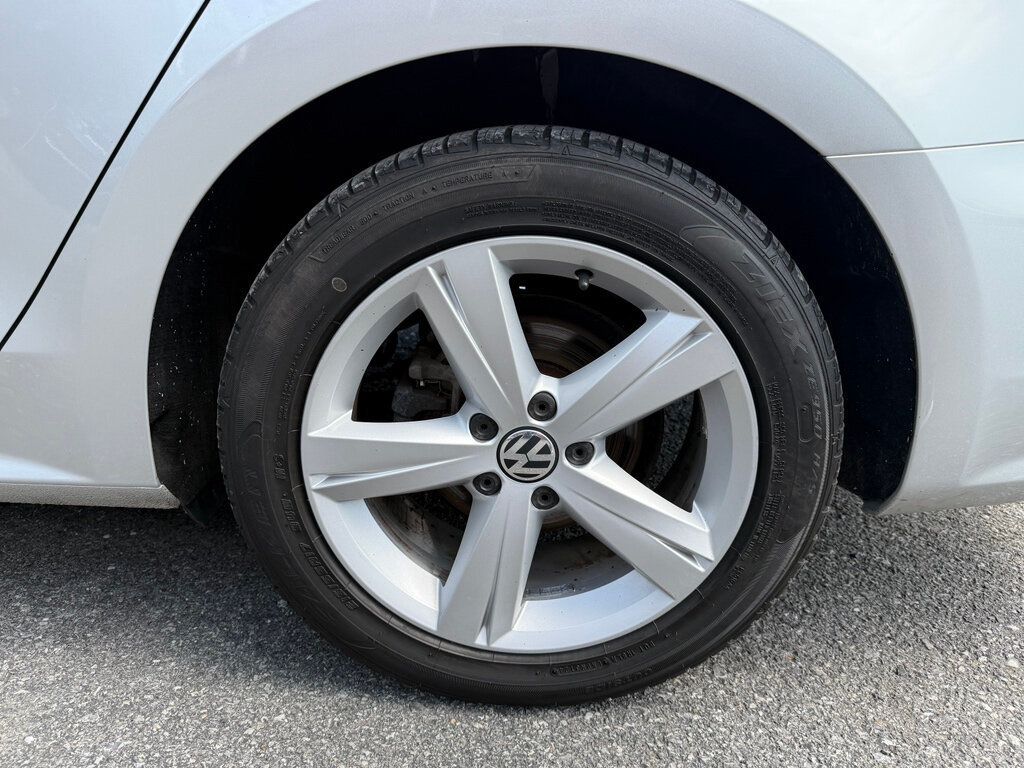 2013 Volkswagen Passat TDI photo 11