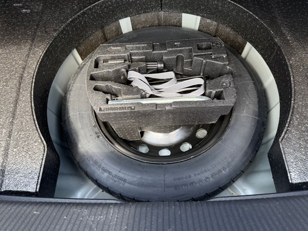2013 Volkswagen Passat TDI photo 15