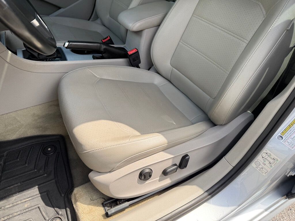 2013 Volkswagen Passat TDI photo 18