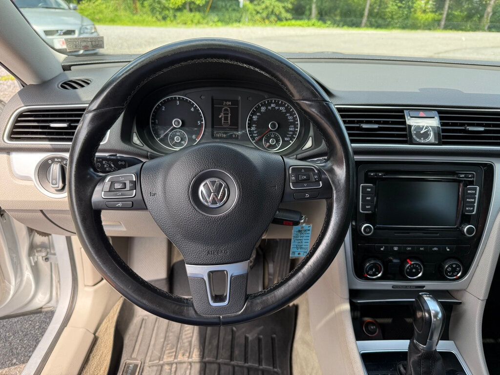 2013 Volkswagen Passat TDI photo 20