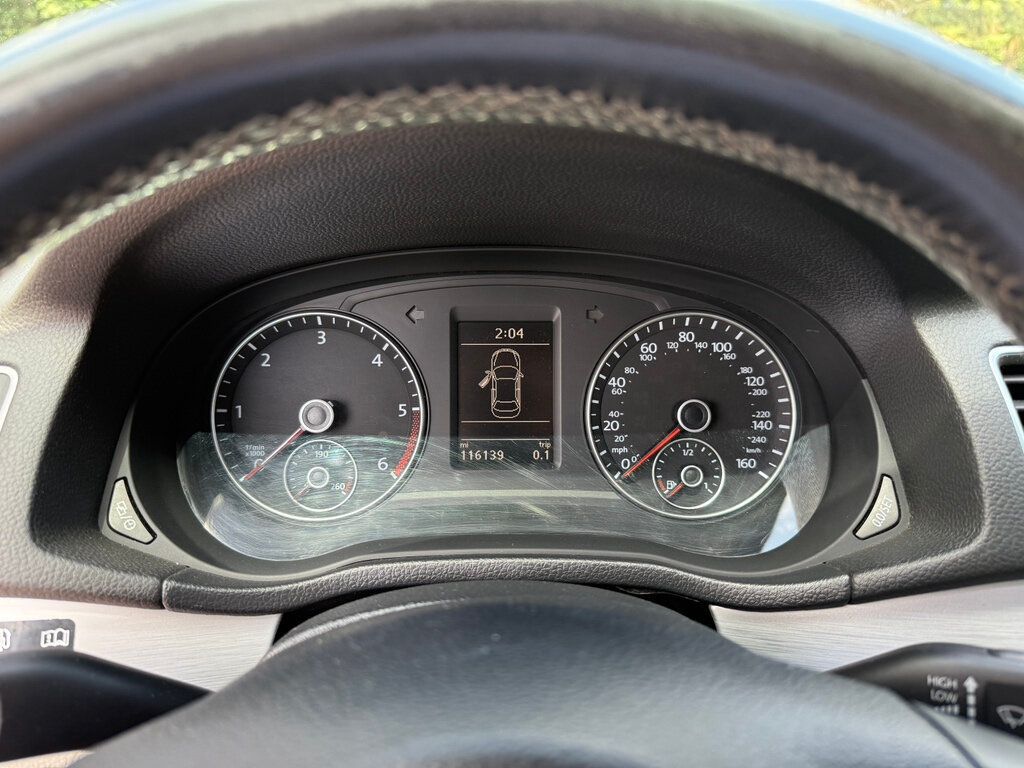 2013 Volkswagen Passat TDI photo 21