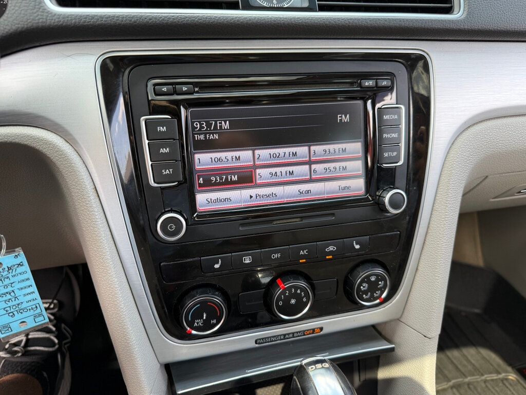 2013 Volkswagen Passat TDI photo 24