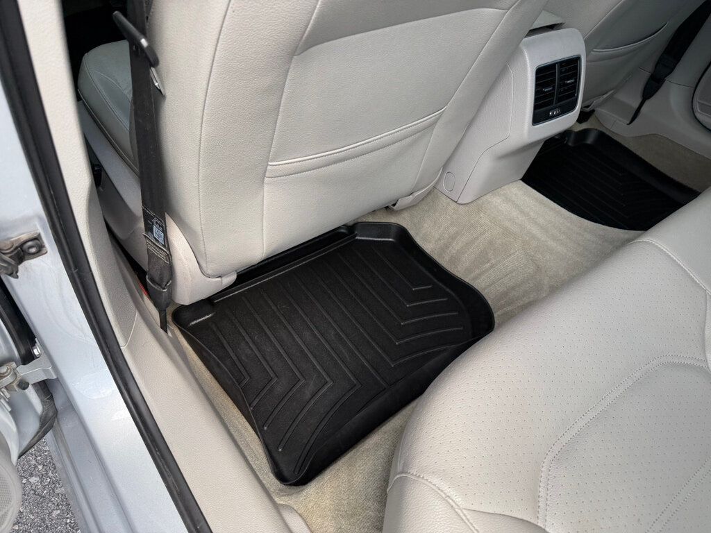 2013 Volkswagen Passat TDI photo 33