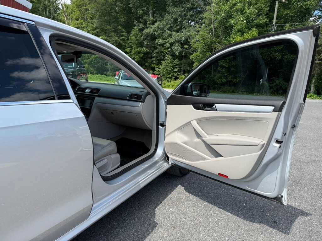2013 Volkswagen Passat TDI photo 40