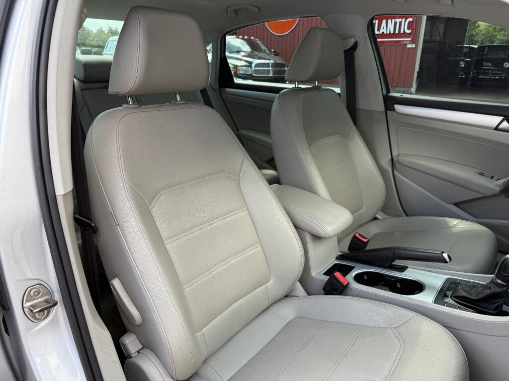 2013 Volkswagen Passat TDI photo 42
