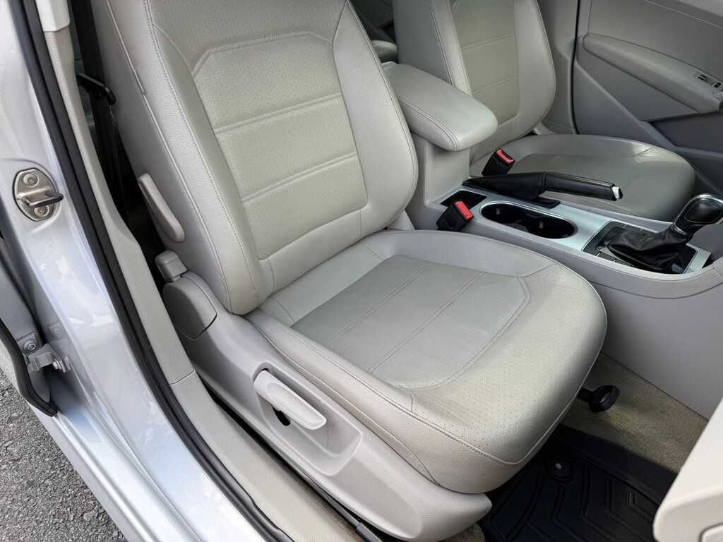 2013 Volkswagen Passat TDI photo 43