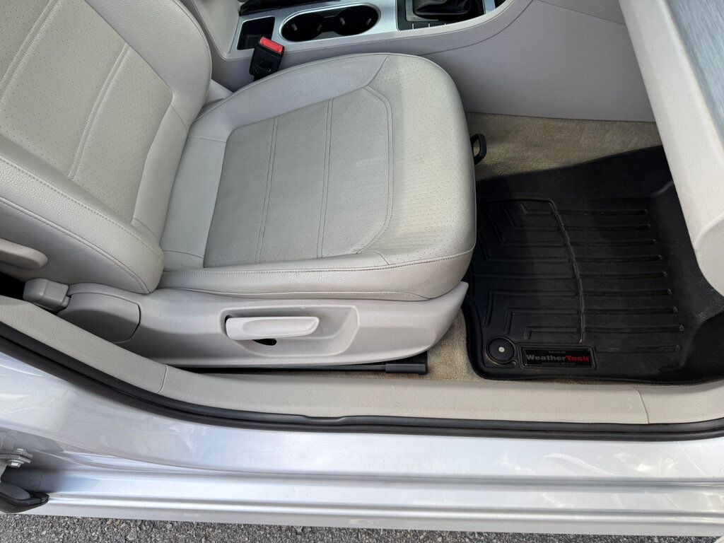 2013 Volkswagen Passat TDI photo 44