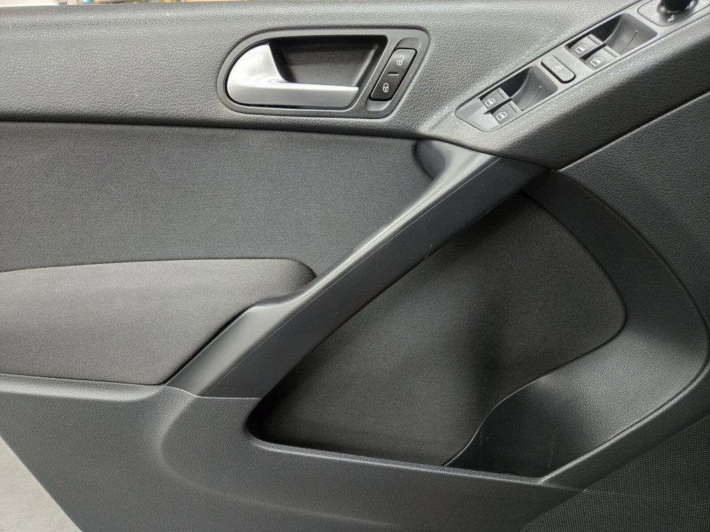 2013 Volkswagen Tiguan 2WD 4dr Automatic S - 22971146 - 12