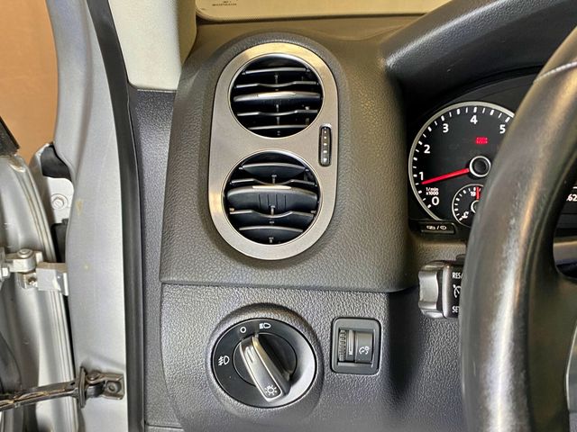 2013 Volkswagen Tiguan 4WD 4dr Automatic SE - 23021613 - 22
