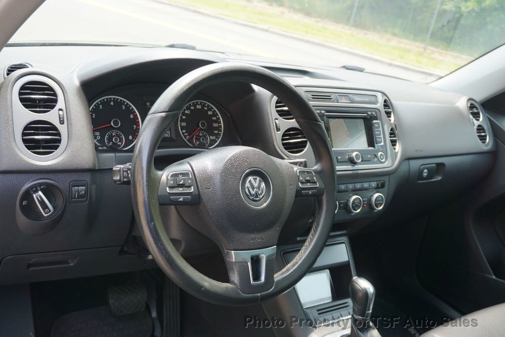 2013 Volkswagen Tiguan 4WD 4dr Automatic SE w/Sunroof & Nav - 21971665 - 19