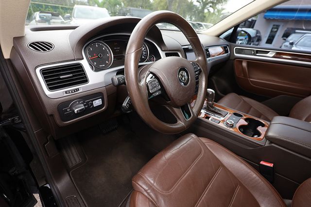 2013 VOLKSWAGEN TOUAREG 4dr TDI Lux - 22678152 - 26