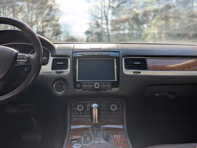 2013 Volkswagen Touareg 4dr TDI Lux - 22994720 - 17