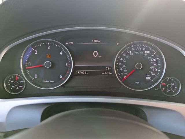 2013 Volkswagen Touareg 4dr TDI Lux - 22994720 - 24