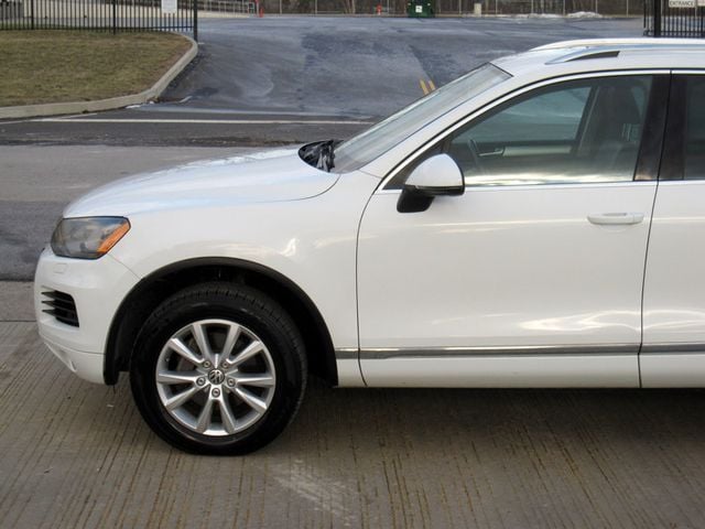 2013 Volkswagen Touareg 4dr VR6 Sport - 22749654 - 6