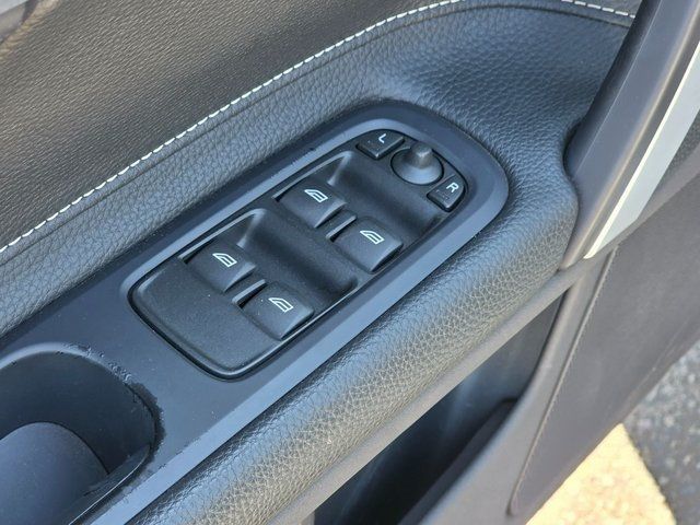 2013 Volvo C70 T5 Premier Plus - 22889777 - 24