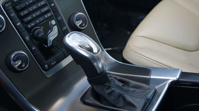 2013 Volvo S60 1 OWNER,JUST SERVICED, VERY CLEAN INSIDE AND OUT  - 23004005 - 16