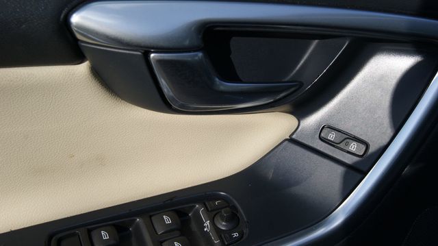 2013 Volvo S60 1 OWNER,JUST SERVICED, VERY CLEAN INSIDE AND OUT  - 23004005 - 29