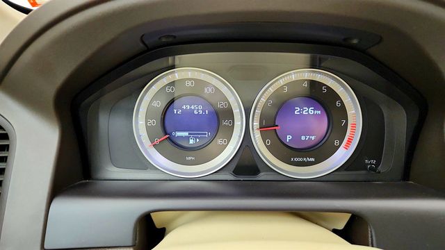 2013 Volvo XC60 AWD 4dr 3.0L Platinum w/ Climate Pkg & Blind Spot Information - 23060907 - 14