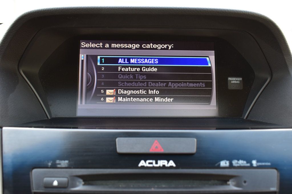 2014 Acura ILX 4dr Sedan 2.0L Tech Pkg - 22999670 - 31