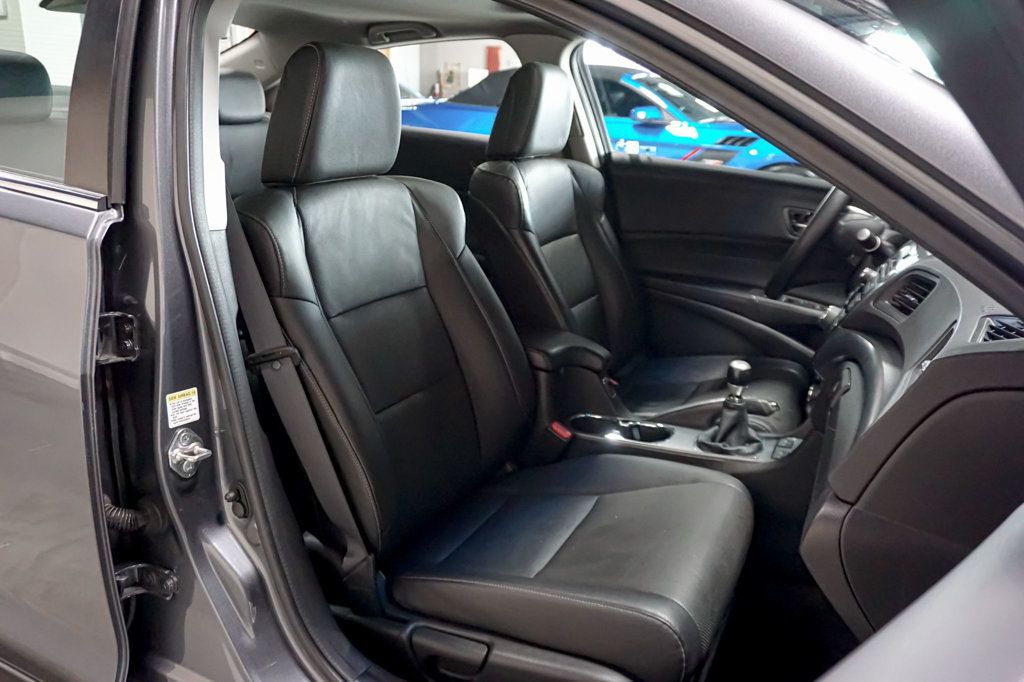 2014 Acura ILX *ILX Premium Package* *6-Speed Manual* - 23014182 - 32