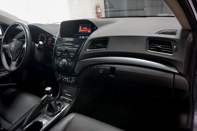 2014 Acura ILX *ILX Premium Package* *6-Speed Manual* - 23014182 - 33