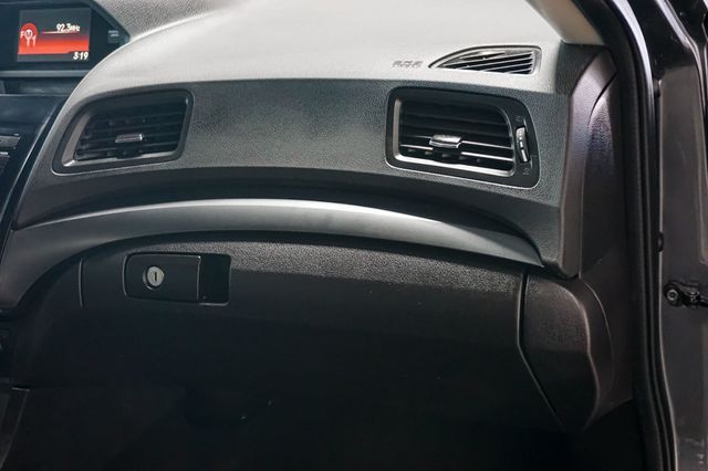 2014 Acura ILX *ILX Premium Package* *6-Speed Manual* *1-Owner* - 23000949 - 33