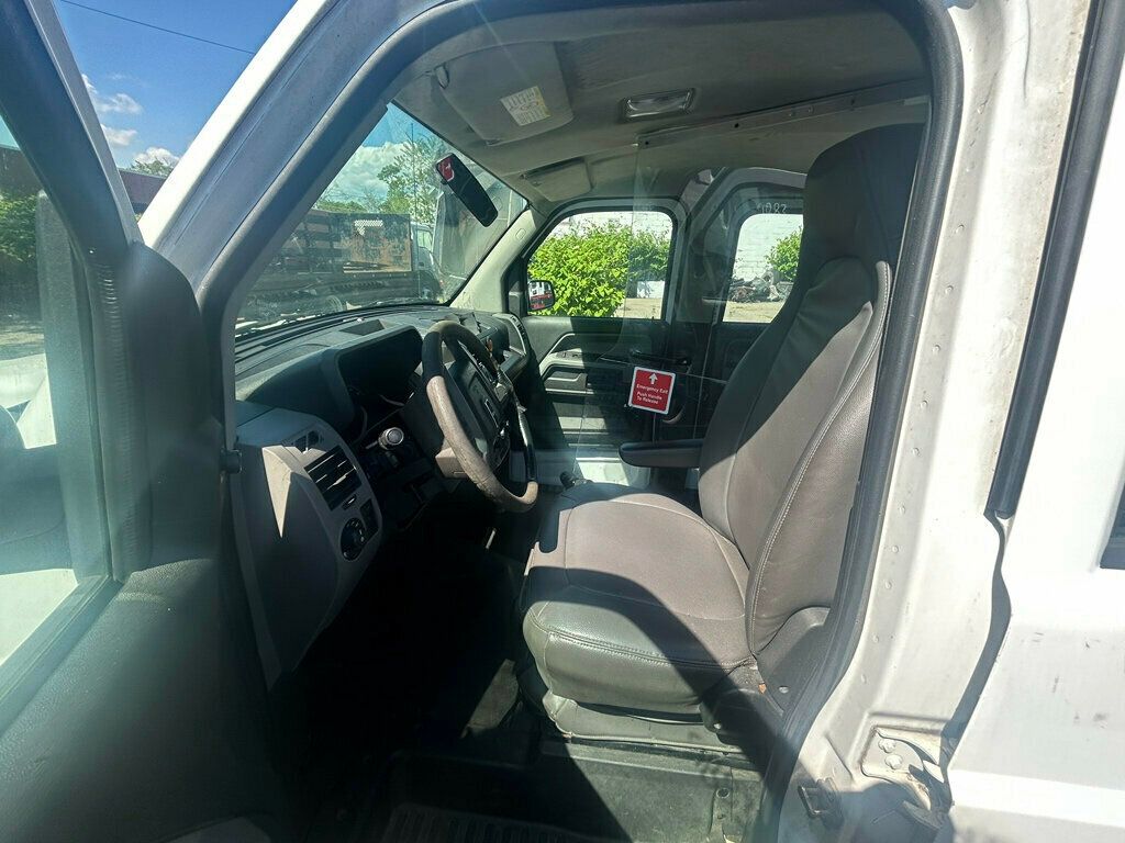 2014 AM General MV1 MOBILITY VENTURES MINIVAN WHEELCHAIR ACCESSIBLE - 22513188 - 11