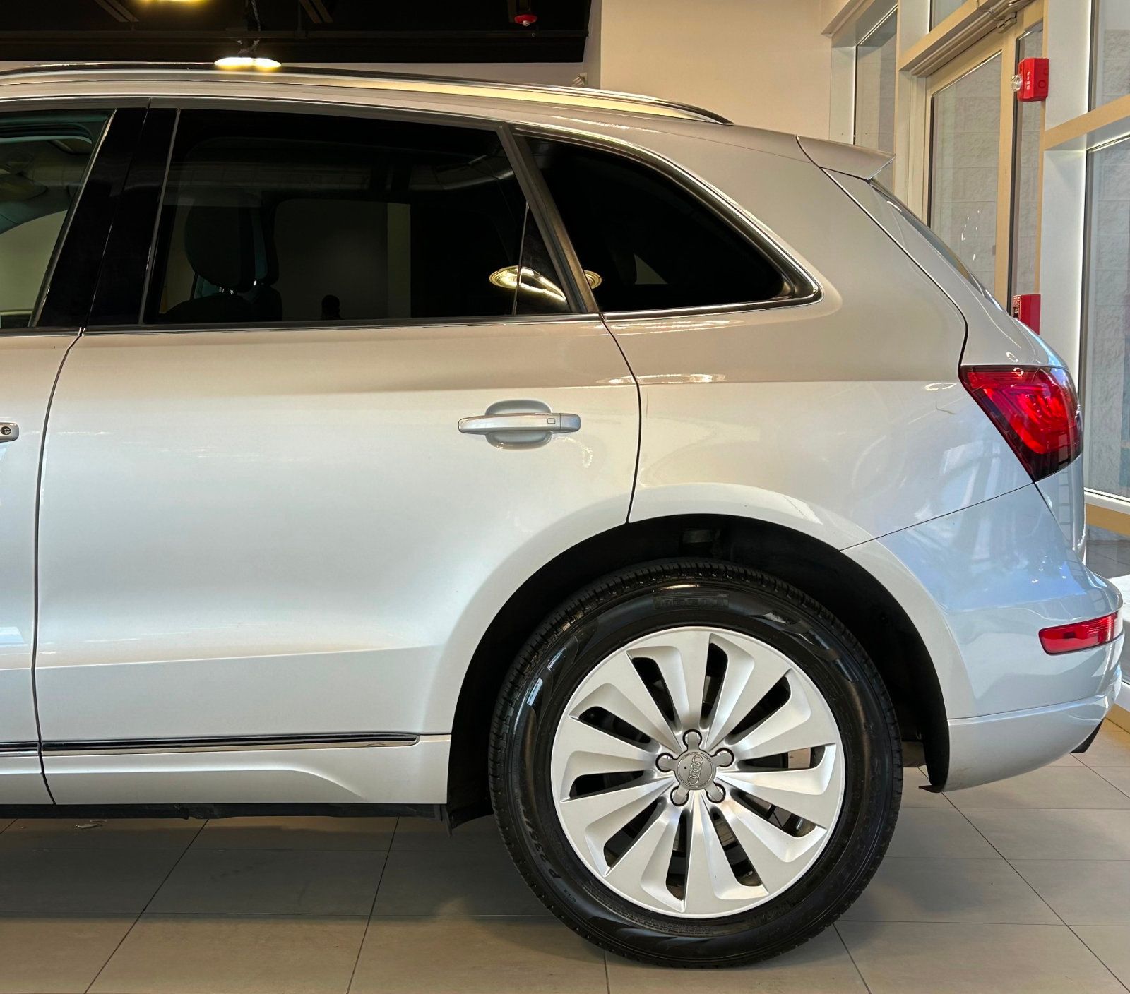 2014 Audi Q5 Premium 2.0T Prestige Hybrid photo 5