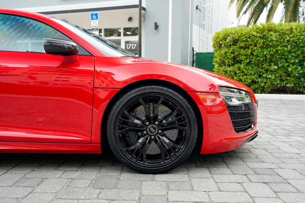 2014 Audi R8 2dr Coupe Automatic quattro V10 plus - 23019331 - 33