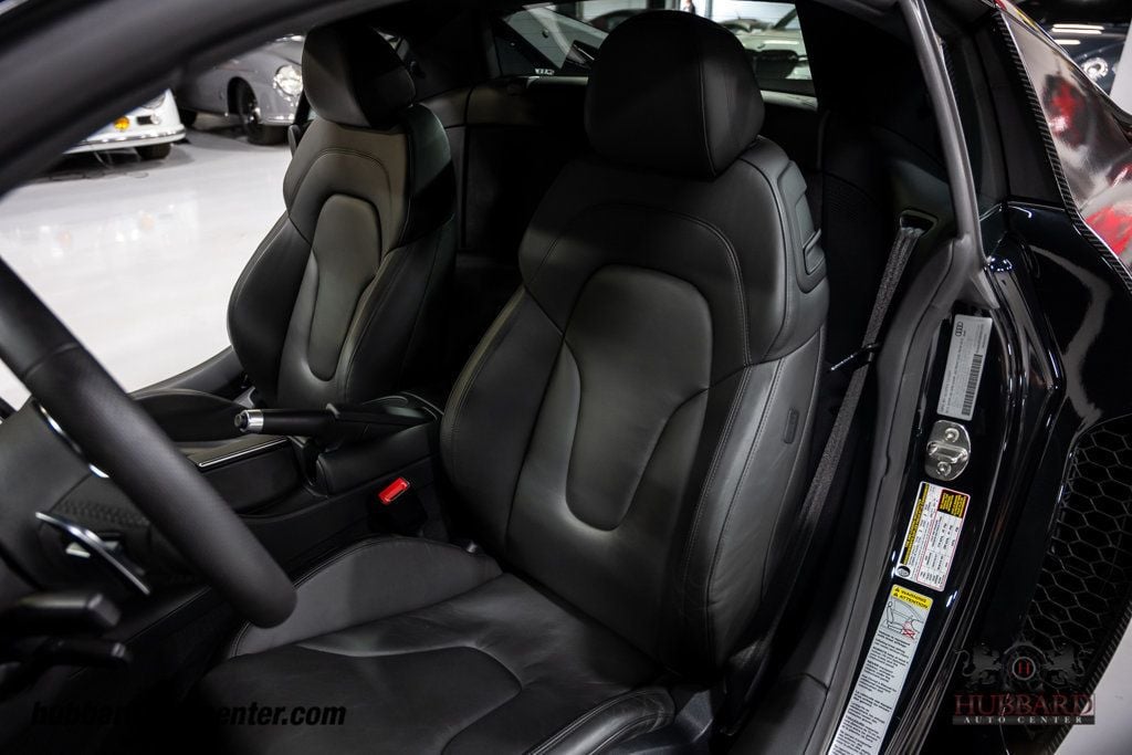 2014 Audi R8 Coupe Quattro V8 photo 13