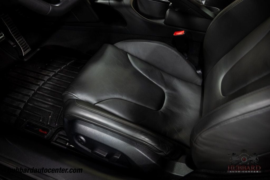 2014 Audi R8 Coupe Quattro V8 photo 14