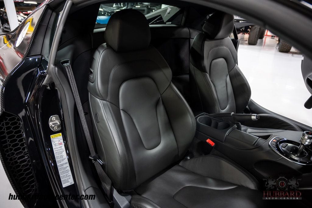 2014 Audi R8 Coupe Quattro V8 photo 23