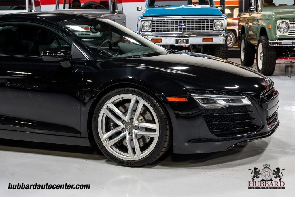2014 Audi R8 Coupe Quattro V8 photo 28