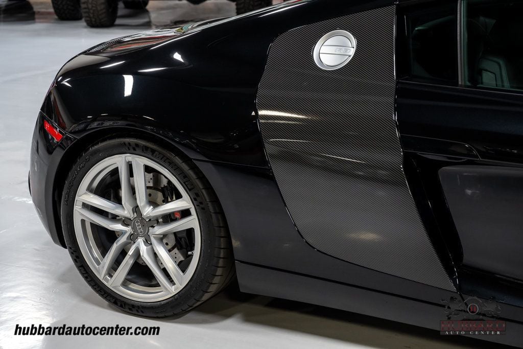 2014 Audi R8 Coupe Quattro V8 photo 35
