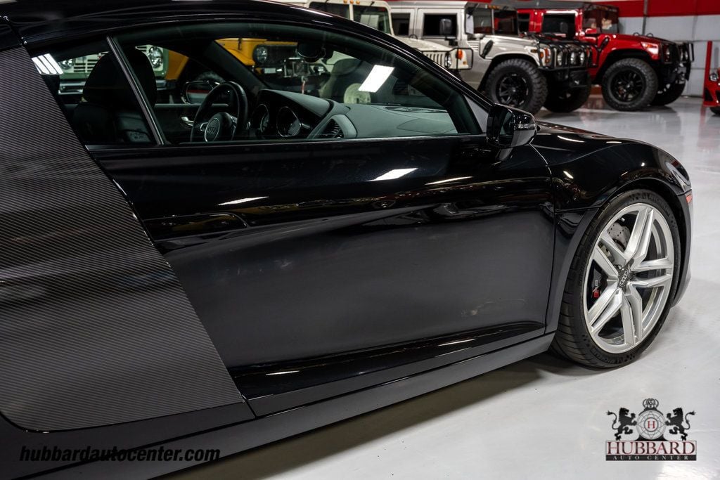 2014 Audi R8 Coupe Quattro V8 photo 37