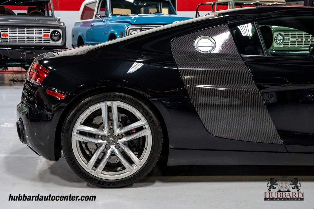2014 Audi R8 Coupe Quattro V8 photo 38